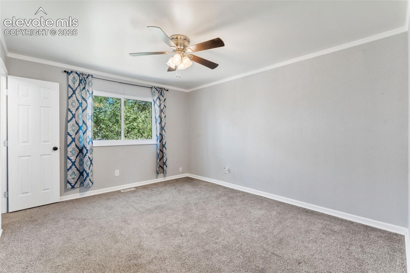 Listing photo 16 for 7010 Stowe Circle