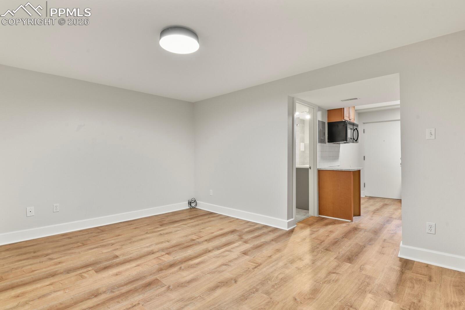 Listing photo 31 for 691 S Holly Street