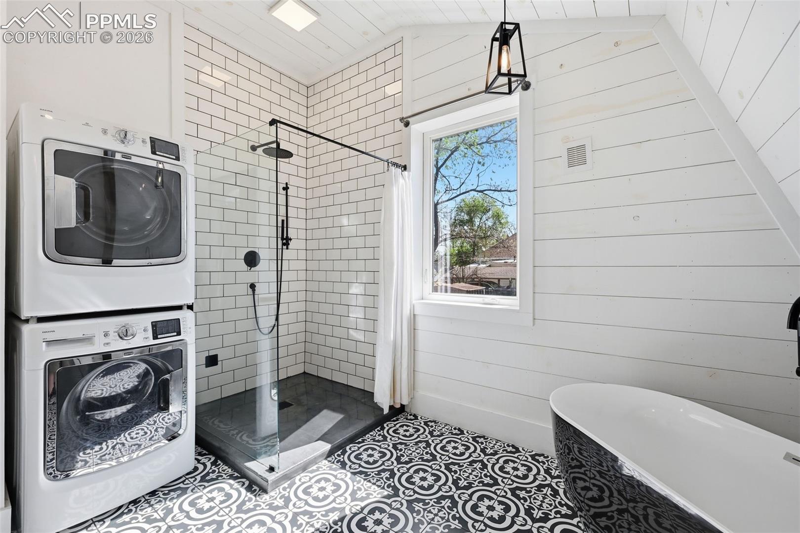 Listing photo 45 for 937 E Costilla Street