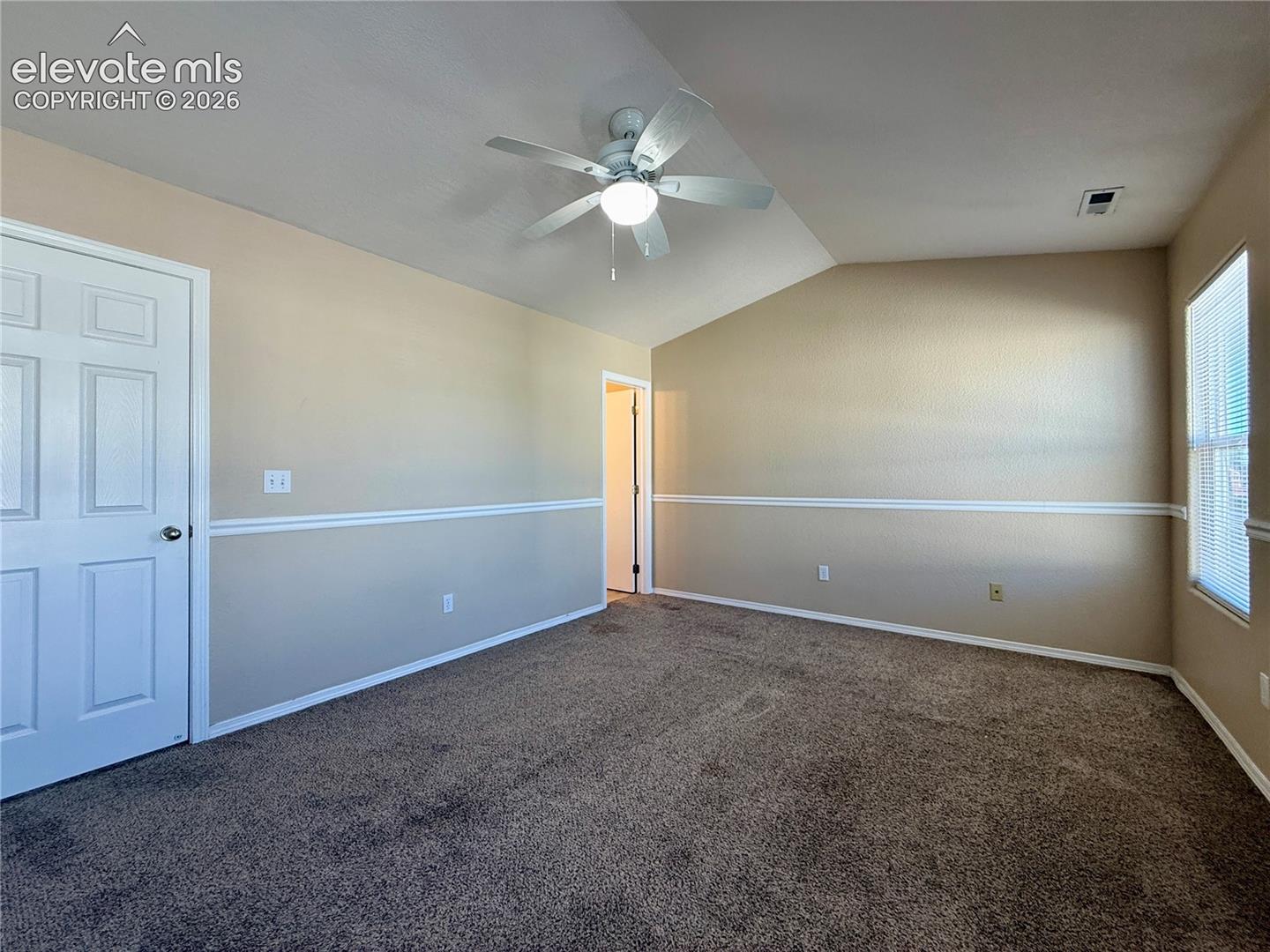 Listing photo 12 for 10586 Country Park Point