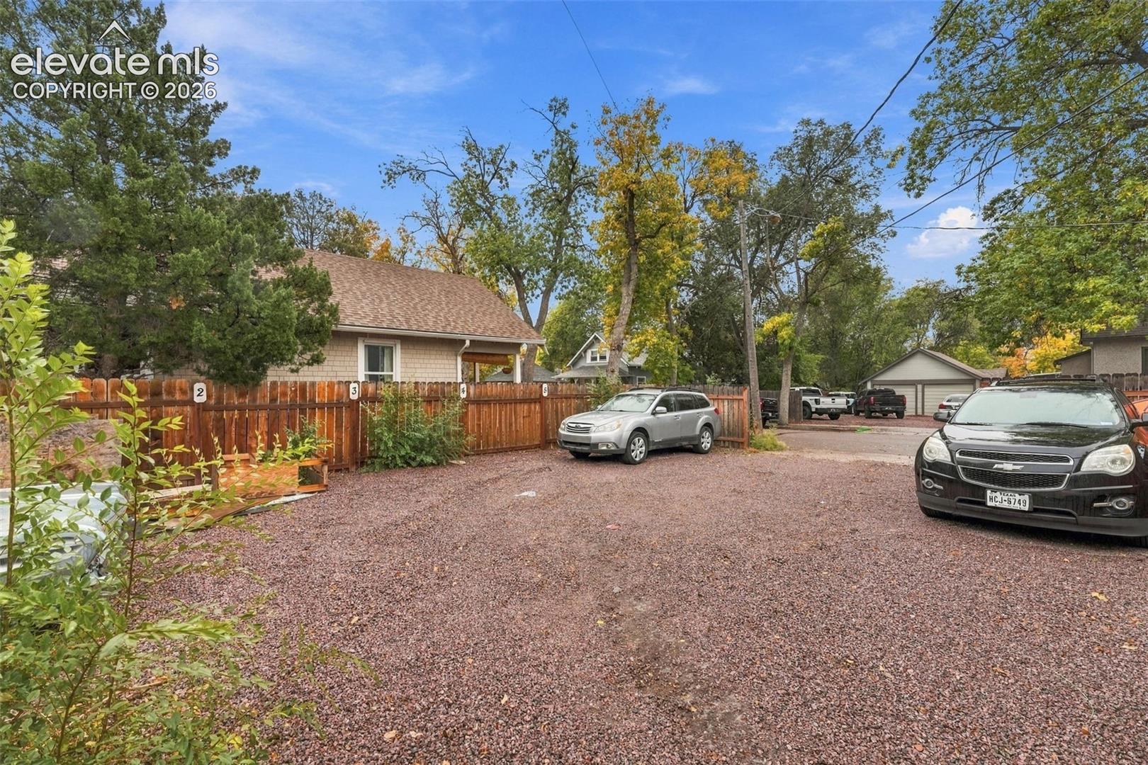 Listing photo 25 for 412 E St Vrain Street