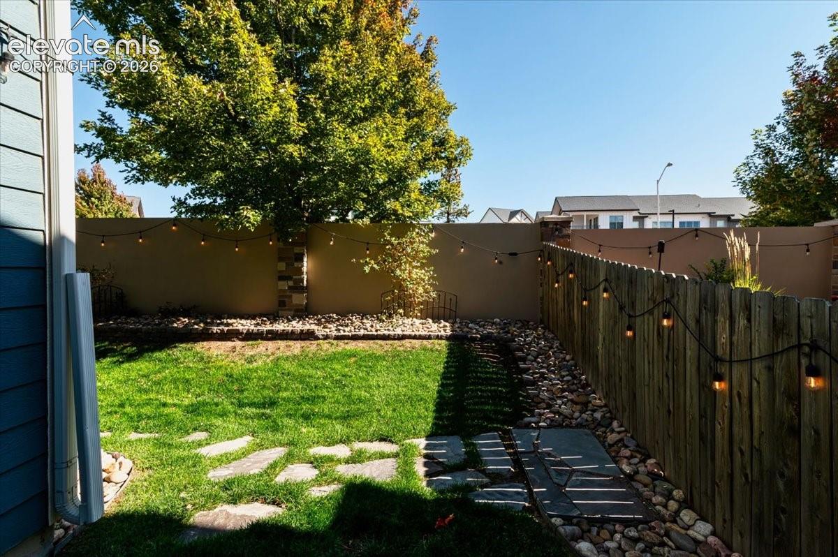 Listing photo 29 for 833 Grissom Drive