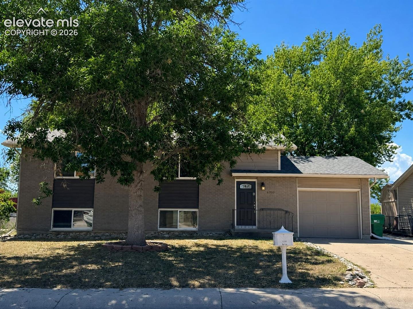 Listing photo 22 for 6910 Fielding Circle