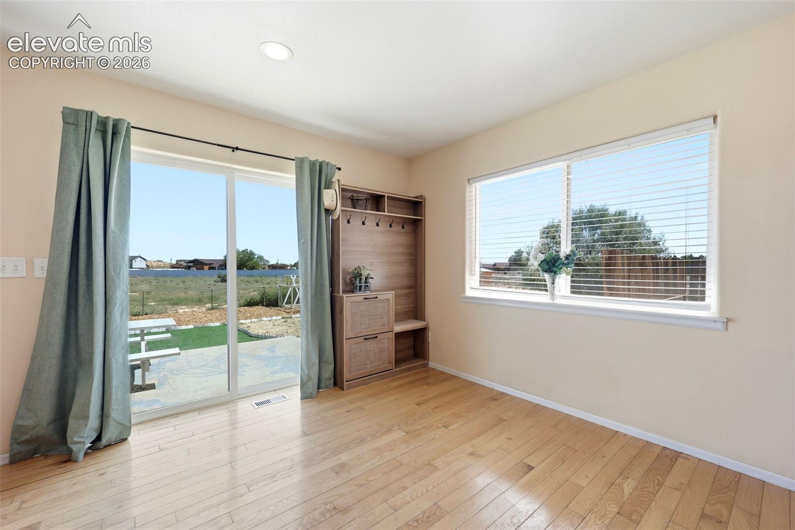 Listing photo 15 for 1218 E Onizuka Lane