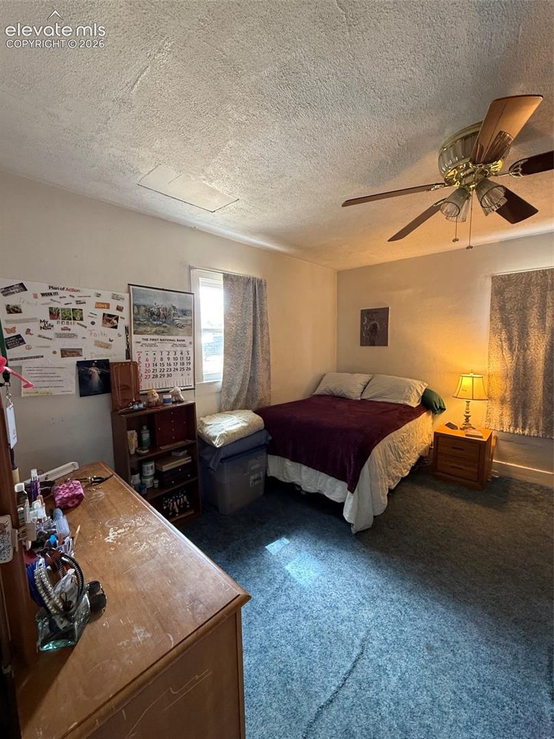 Listing photo 10 for 21064 Kelly Street