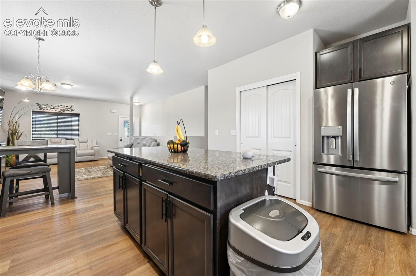 Listing photo 11 for 1114 E Laramie Avenue