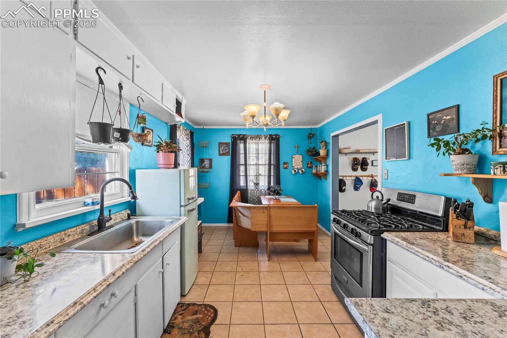 849 Fountain Boulevard, photo 12