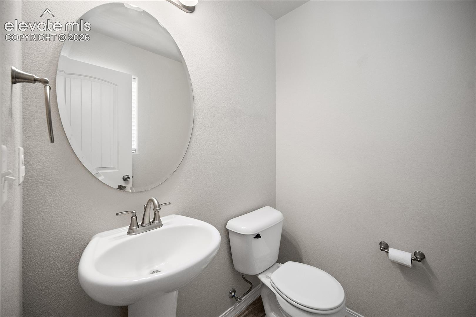 Listing photo 6 for 7701 Berwyn Loop