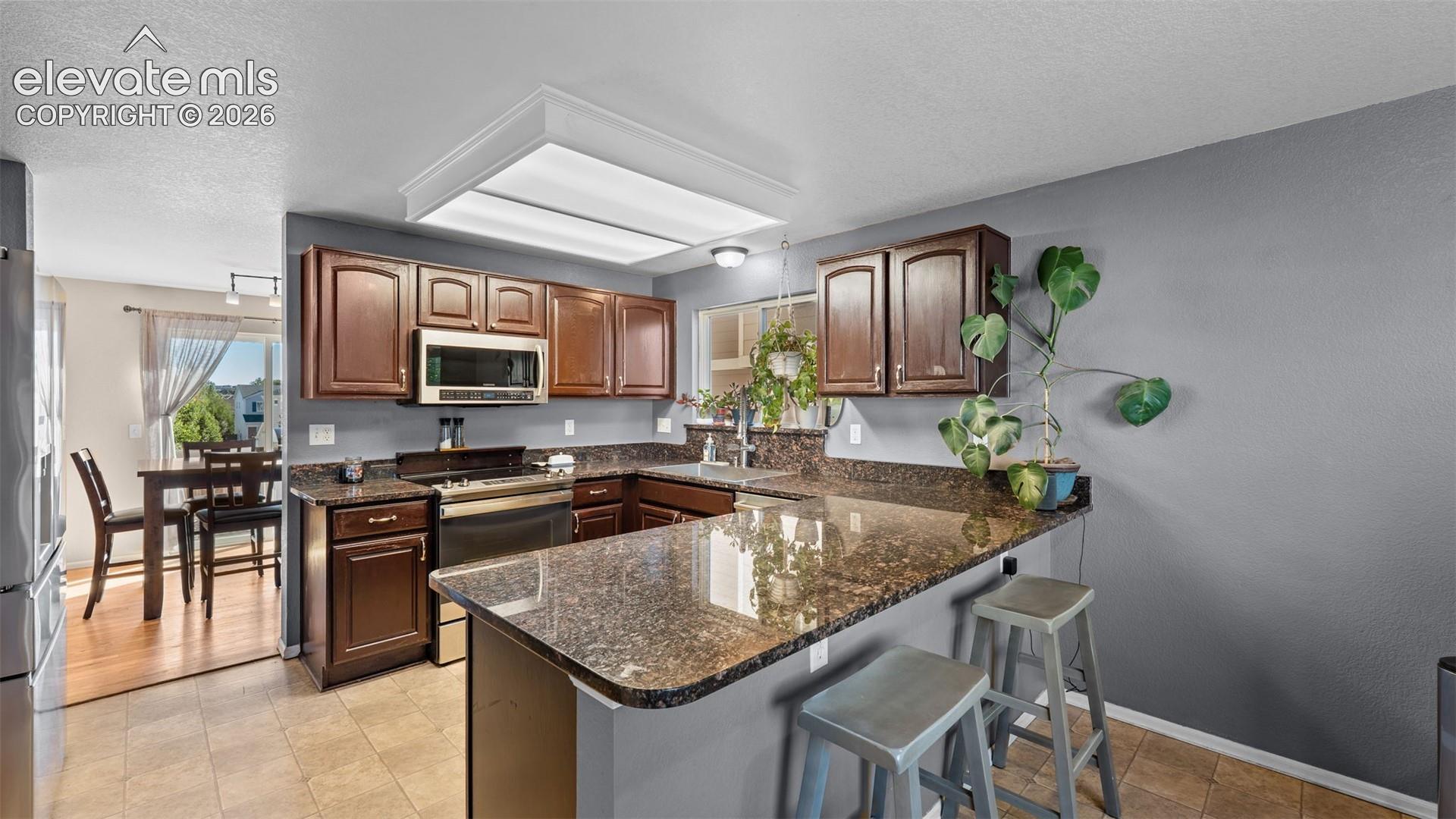 Listing photo 9 for 6544 Cabana Circle