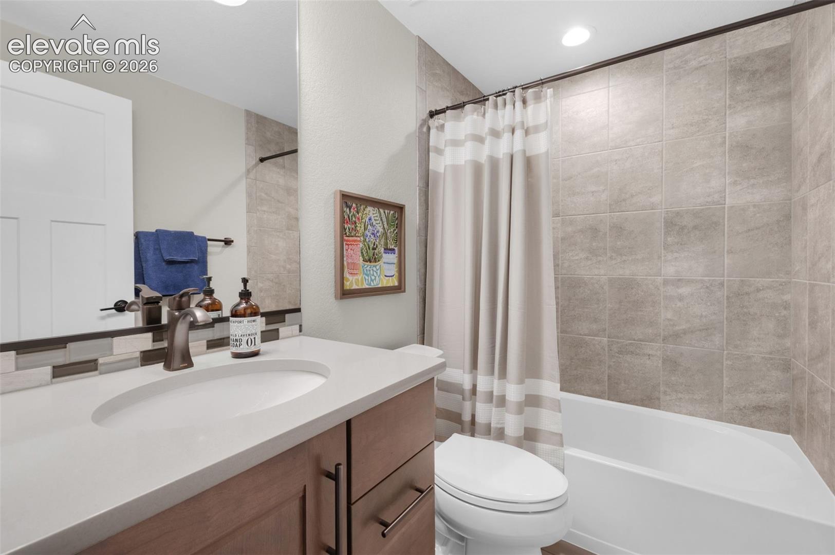 Listing photo 32 for 2079 Zenato Court