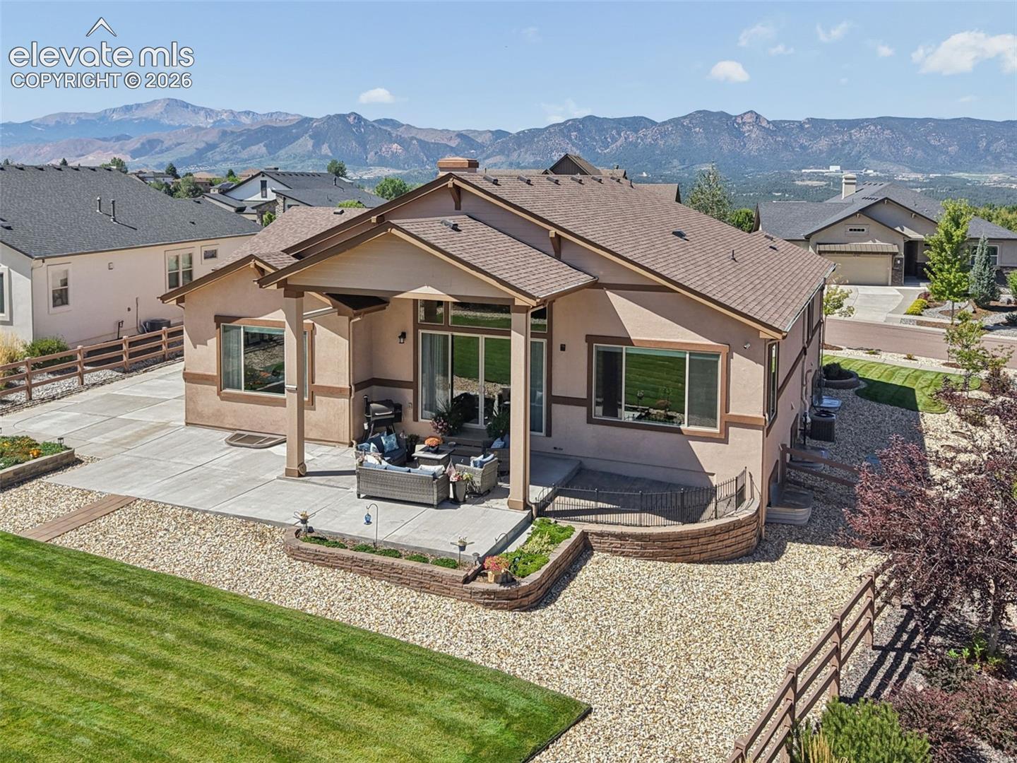 Listing photo 3 for 12794 Pensador Drive