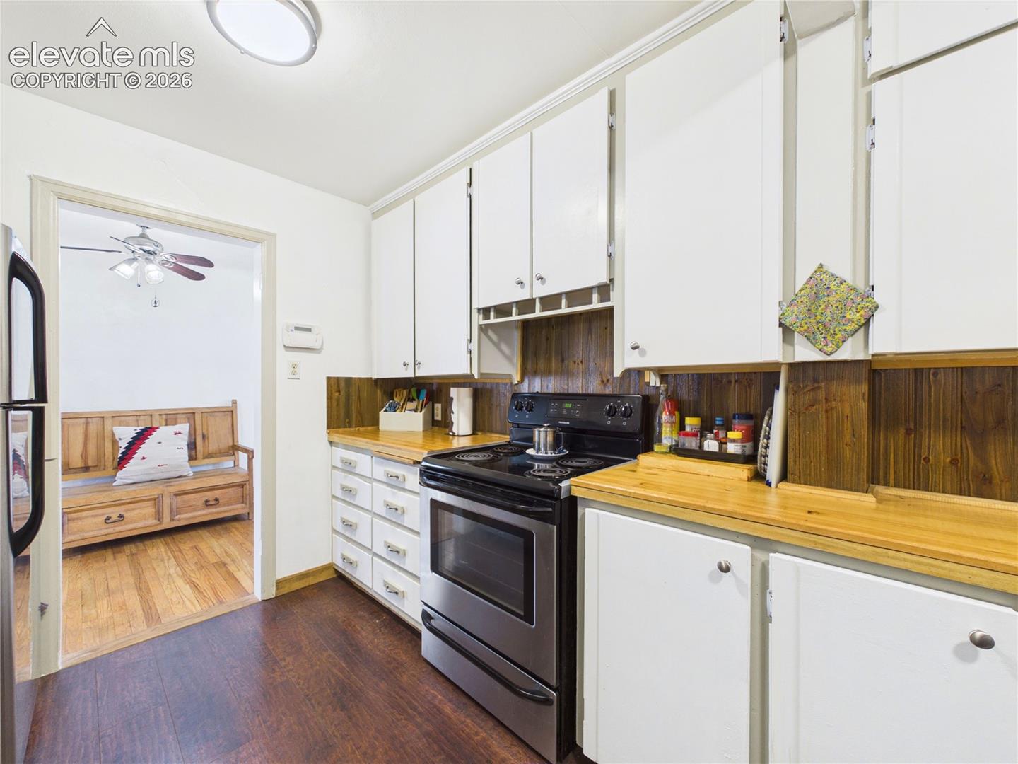Listing photo 9 for 2910 8th Avenue