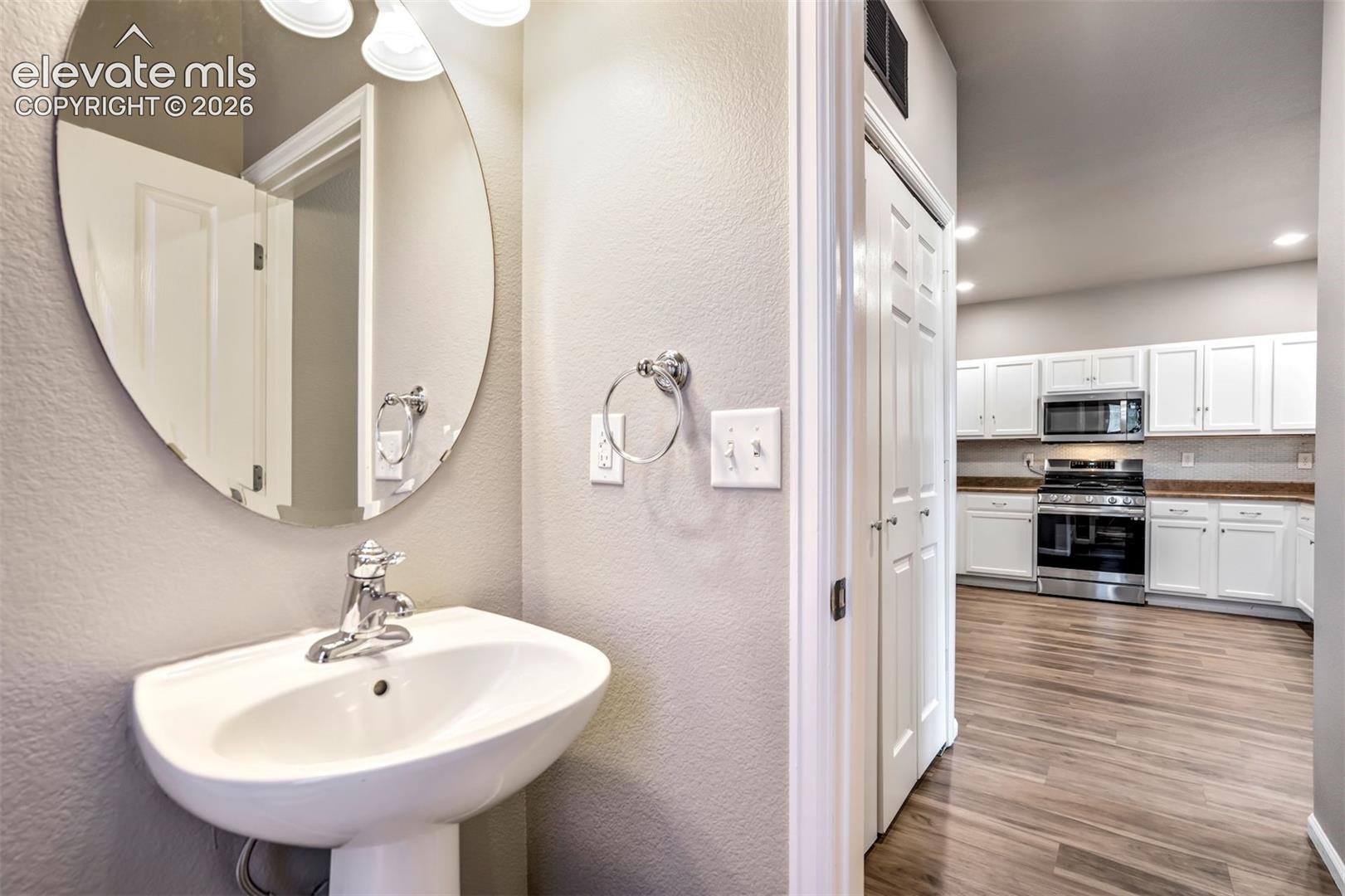 Listing photo 18 for 7303 Sandy Springs Point