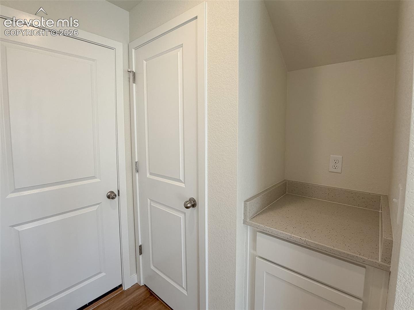 Listing photo 17 for 8515 Blue Feather Loop