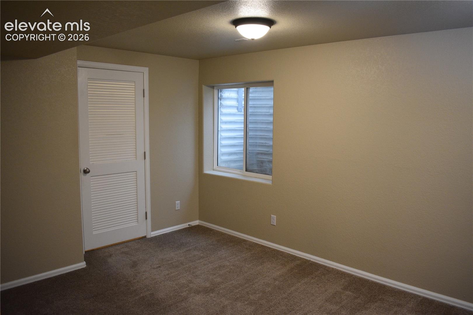 Listing photo 40 for 8059 Oliver Road