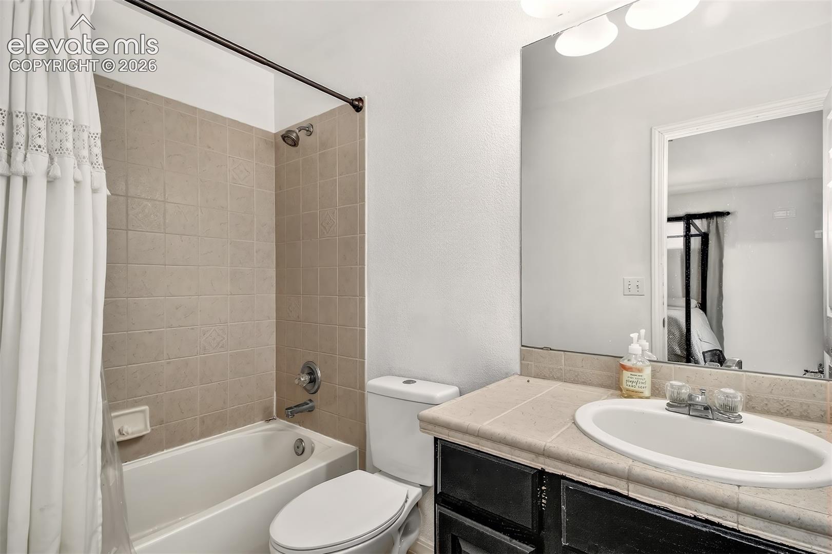 Listing photo 13 for 7358 Maybeck View