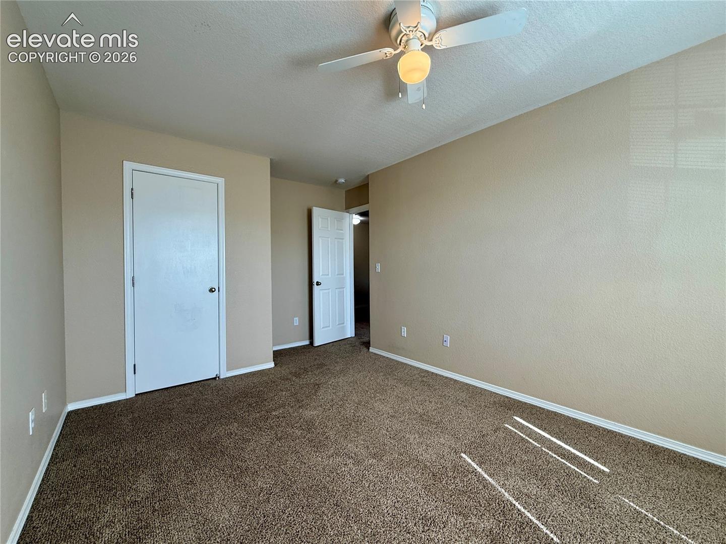 Listing photo 18 for 10586 Country Park Point