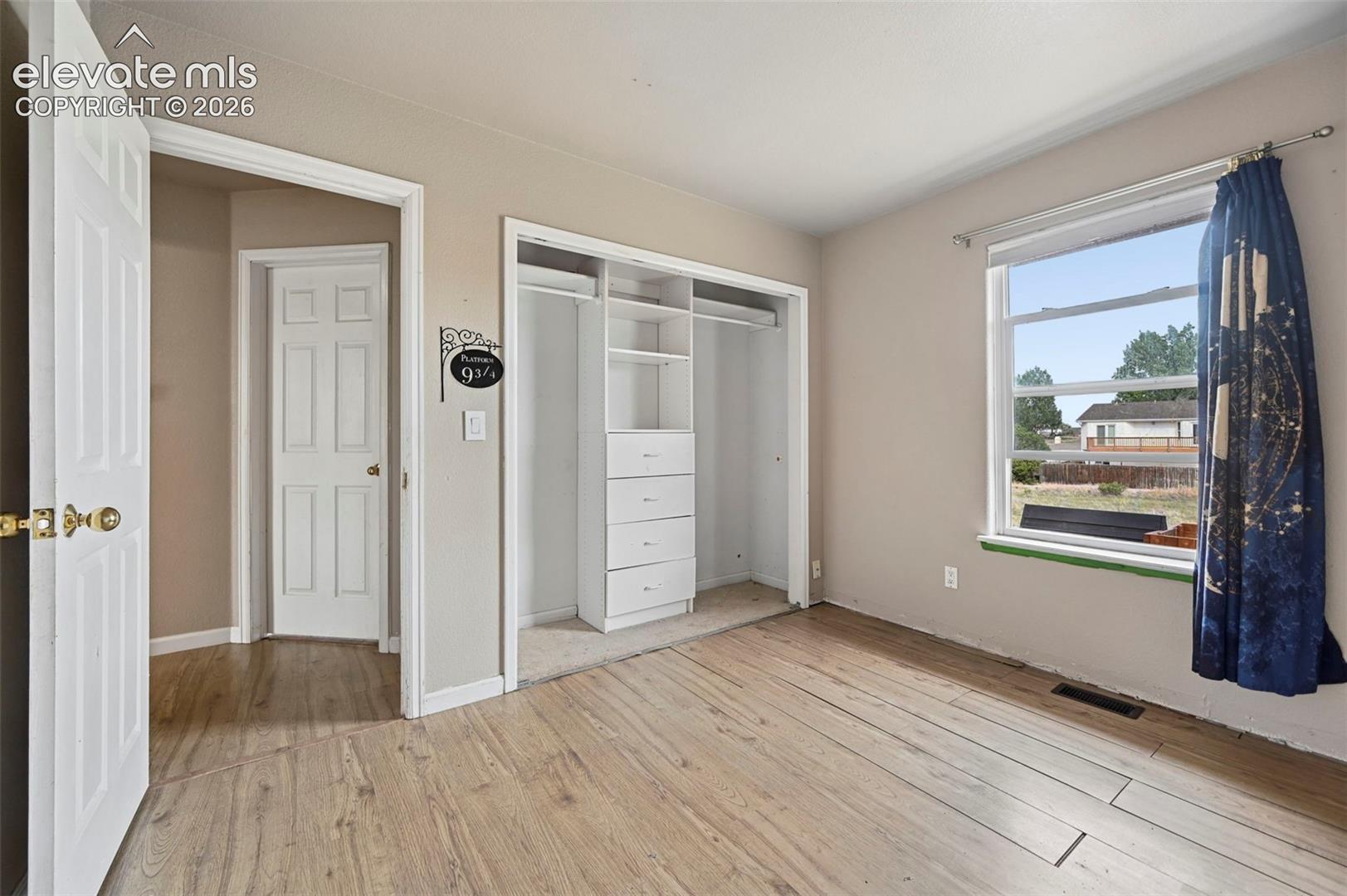 Listing photo 6 for 979 S Alexis Lane
