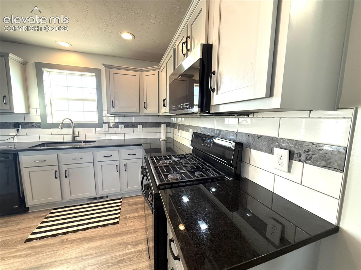 Listing photo 9 for 22716 County Road 2