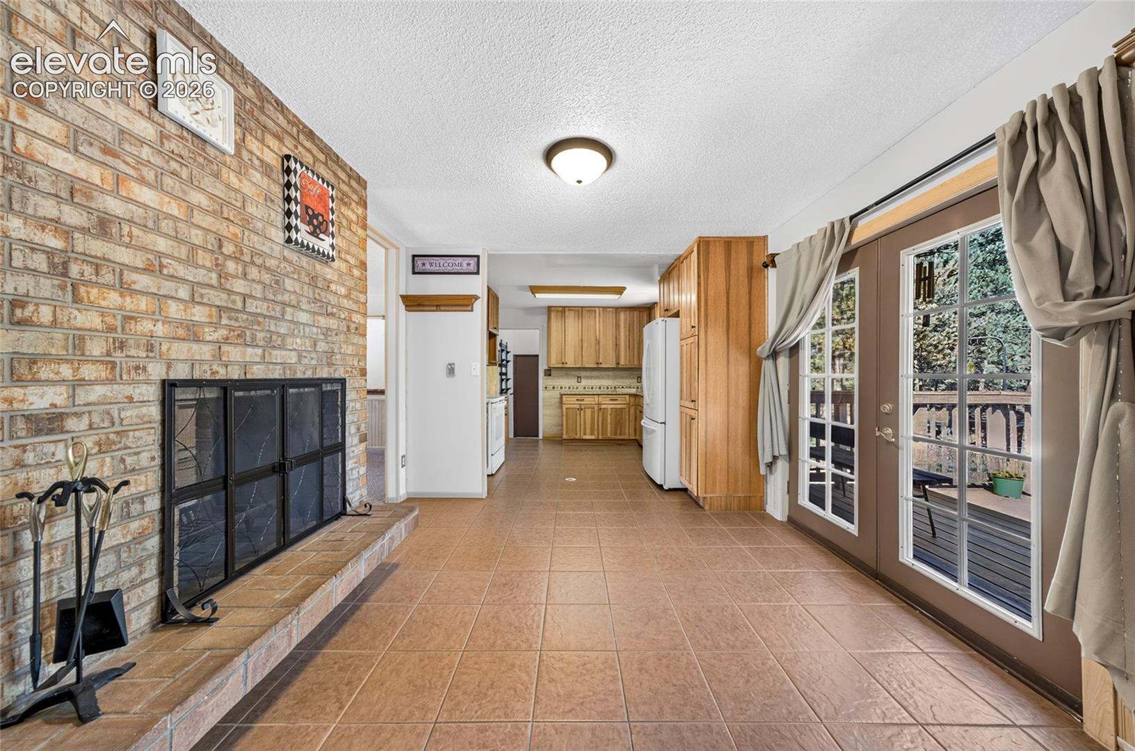 Listing photo 10 for 682 Sunnywood Loop