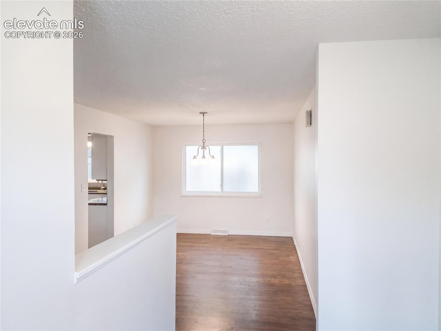 Listing photo 12 for 4015 Valli Vista Road