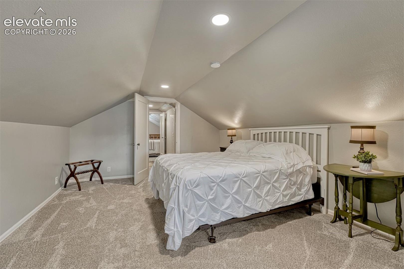 Listing photo 29 for 1900 E San Rafael Street