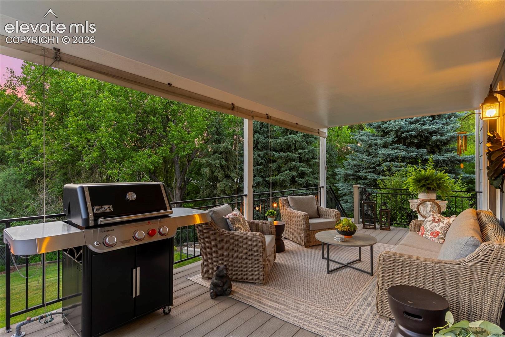 Listing photo 46 for 216 W Cheyenne Mountain Boulevard