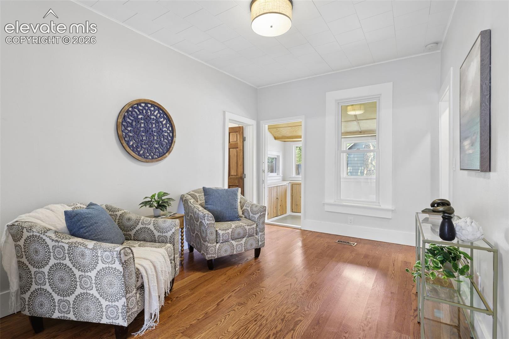 Listing photo 11 for 1812 W Pikes Peak Avenue
