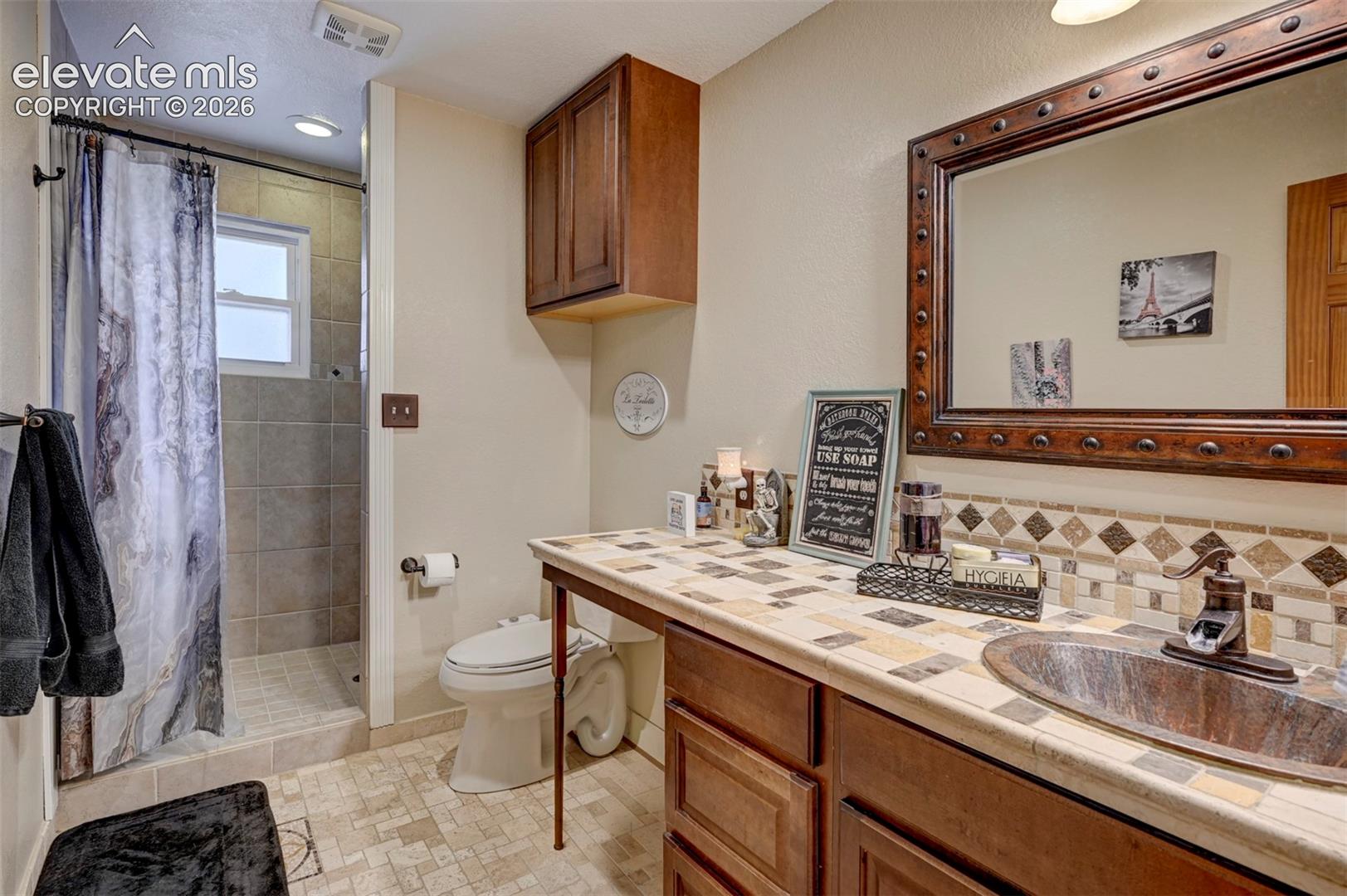 Listing photo 21 for 8170 Valli-Farm Road