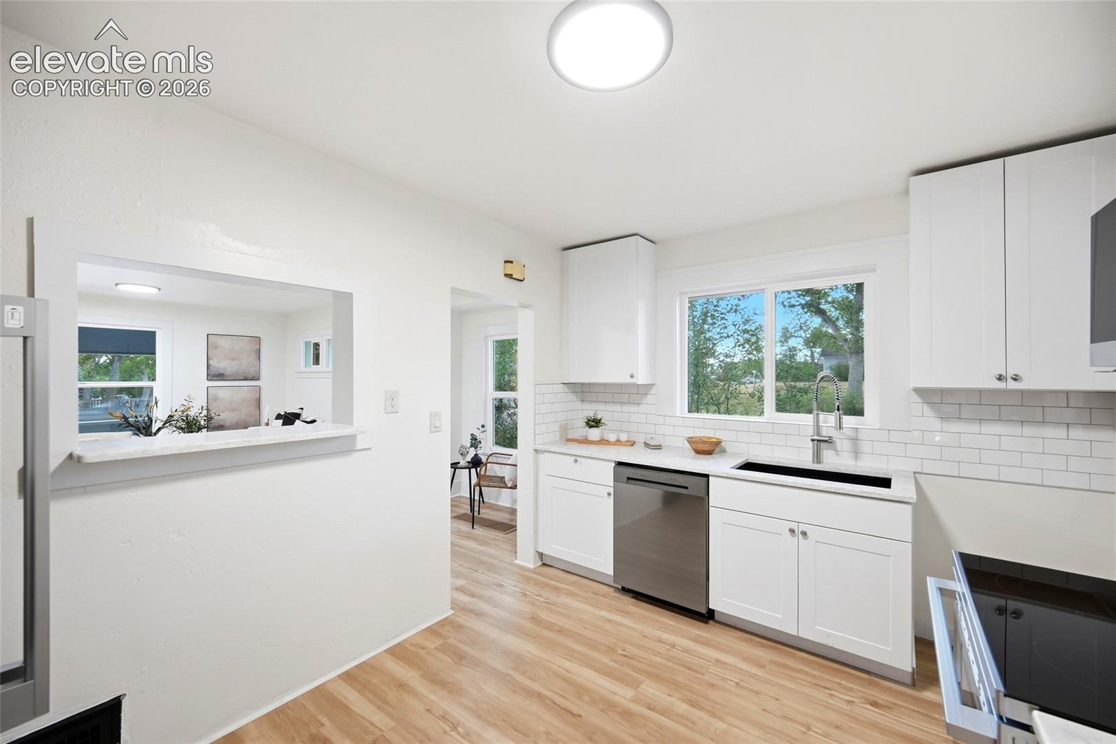 Listing photo 11 for 947 E Costilla Street