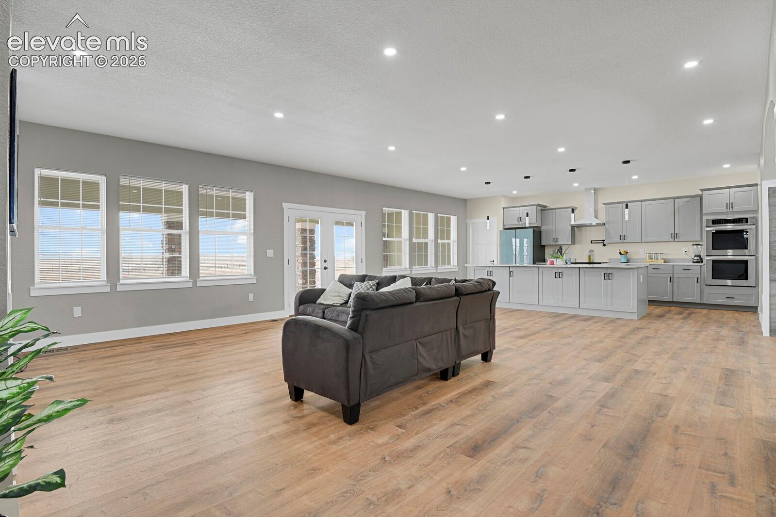 Listing photo 16 for 2015 N Ellicott Highway