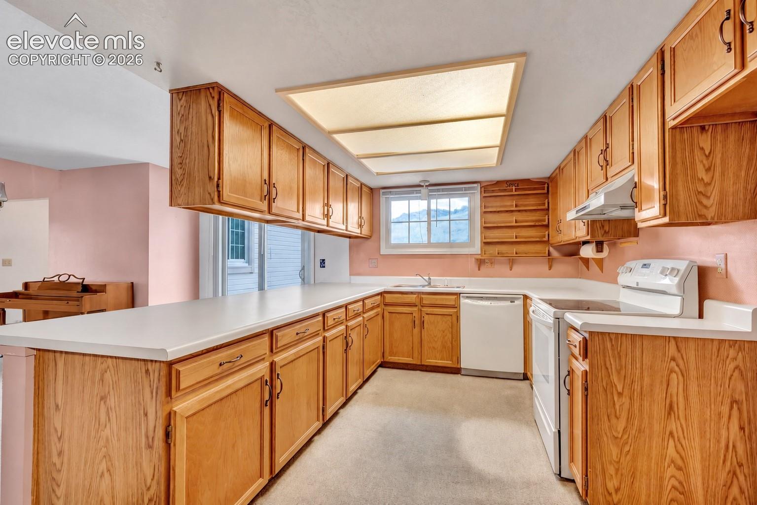 Listing photo 6 for 1405 Vondelpark Drive