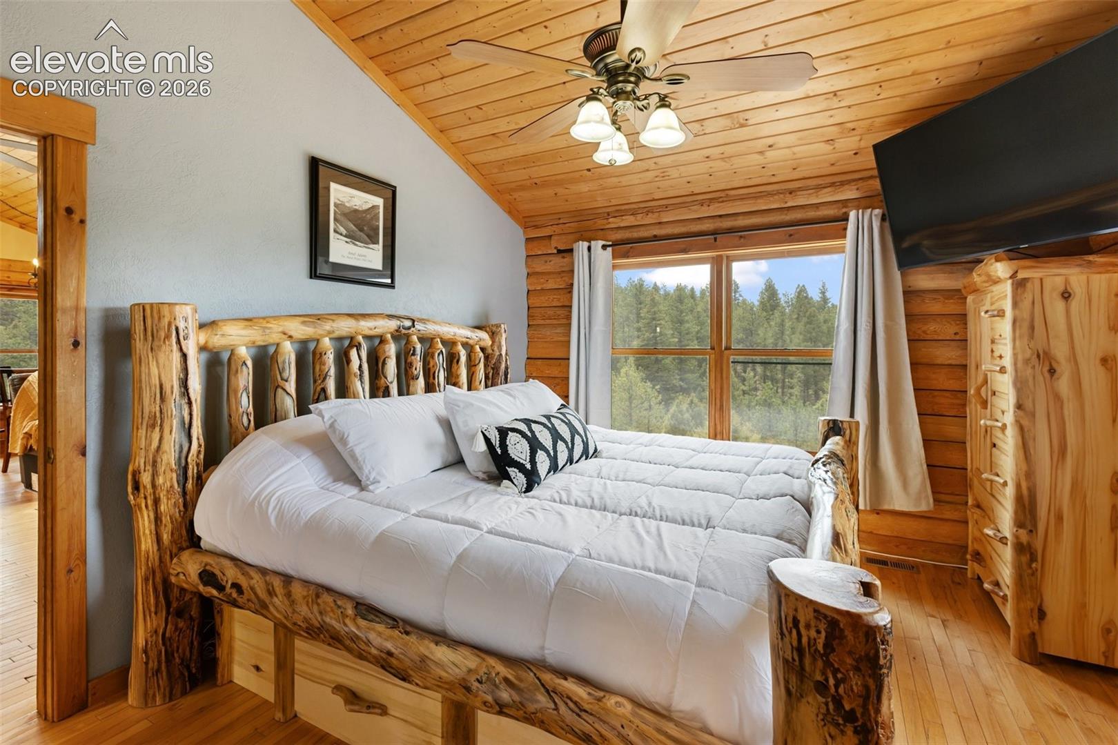 Listing photo 24 for 918 Douglas Fir Drive