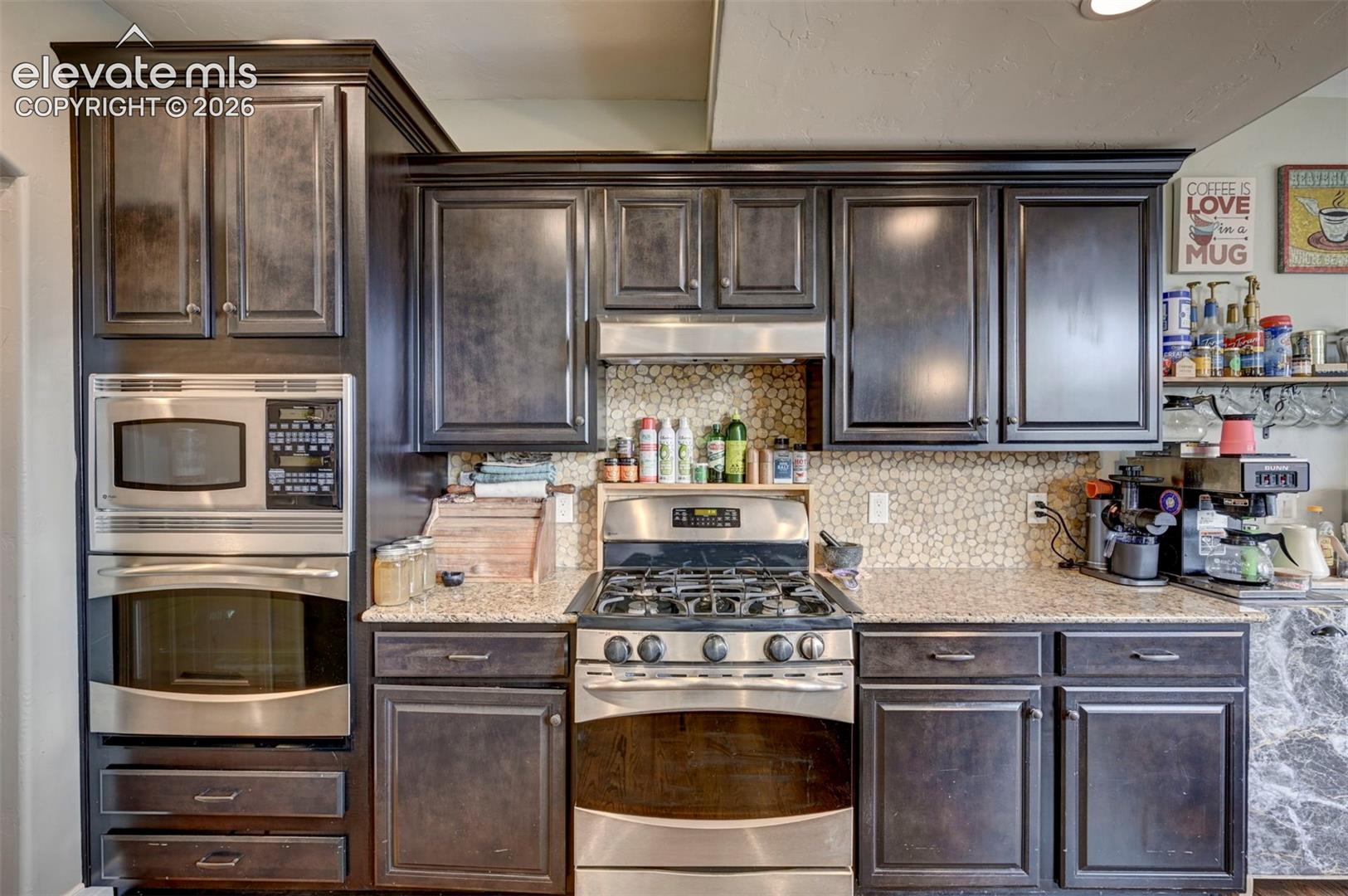 Listing photo 11 for 10249 Mt Lincoln Drive