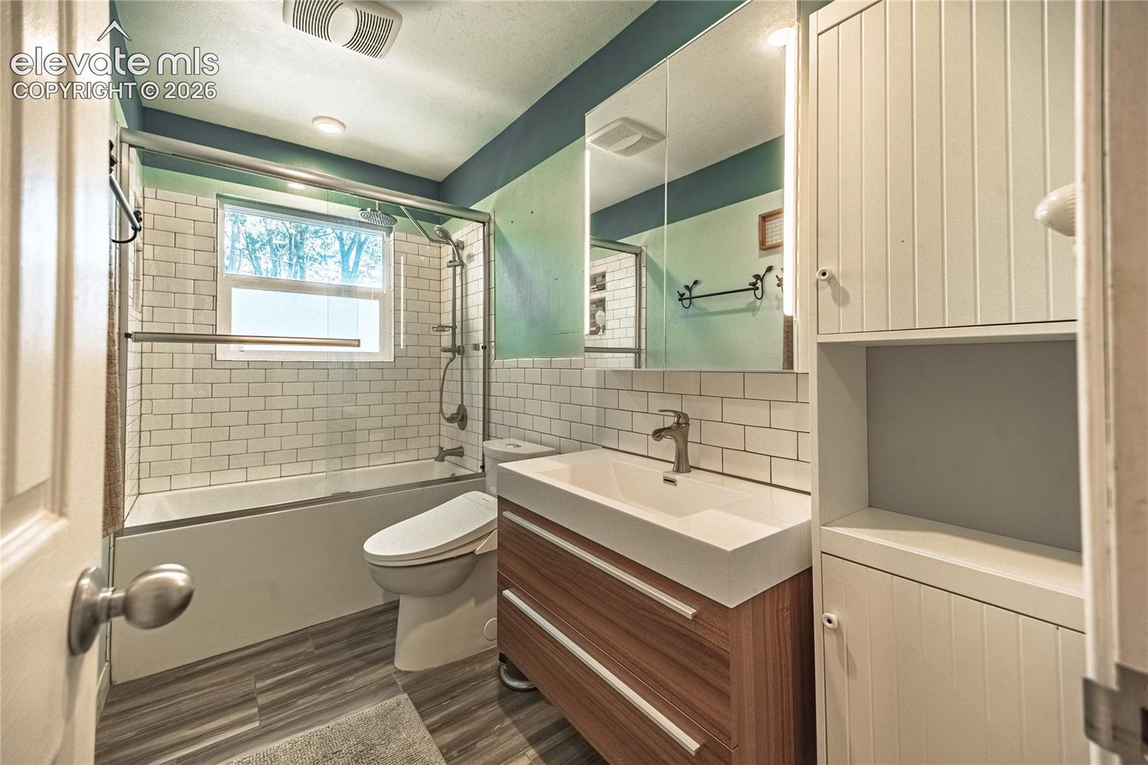 Listing photo 20 for 2512 E La Salle Street