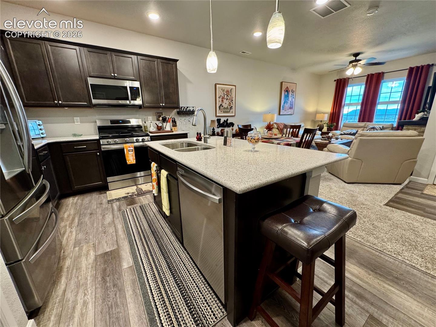 Listing photo 4 for 8610 Laurel Mountain View