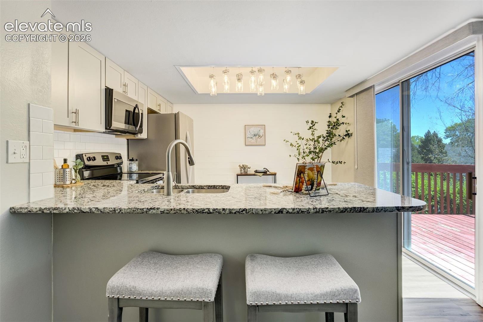 Listing photo 11 for 314 Cobblestone Drive