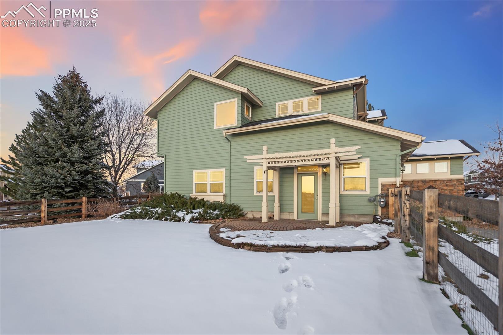 Listing photo 40 for 3465 Fantasy Place