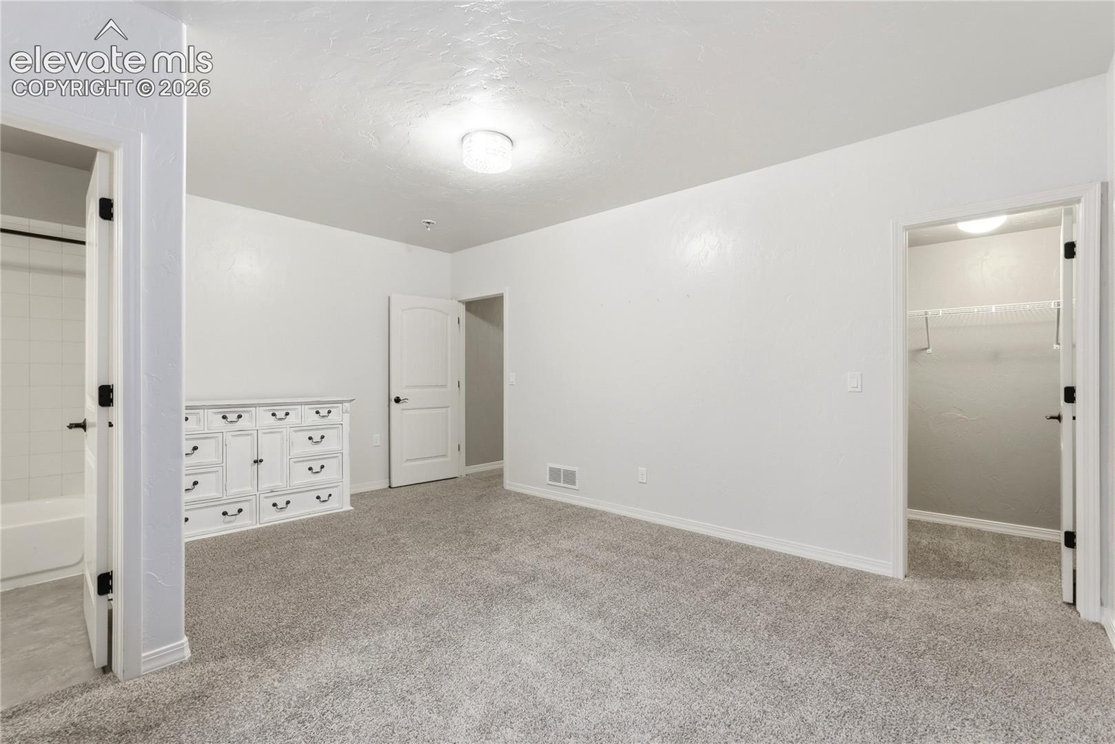 Listing photo 37 for 1908 Turnbull Drive