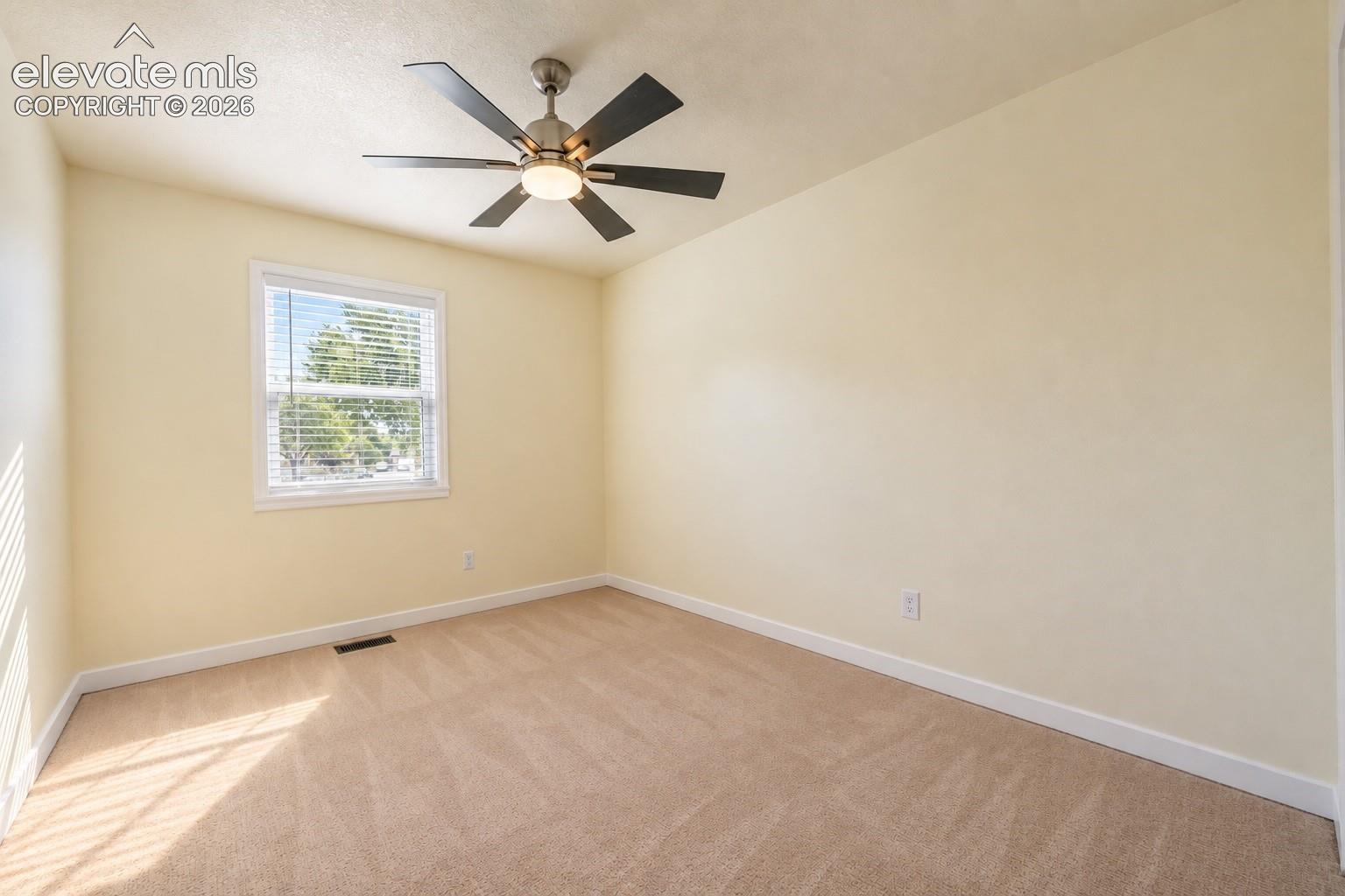 Listing photo 12 for 4020 Manzana Court