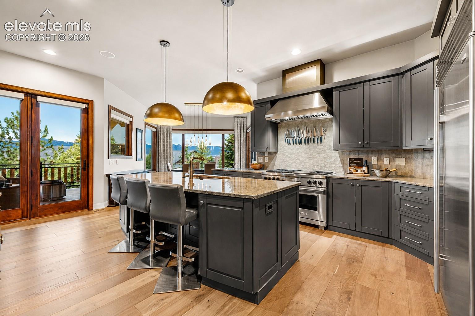 Listing photo 4 for 2217 Rainbows End Point