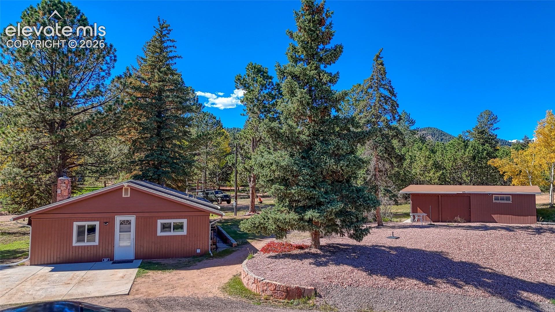 Listing photo 15 for 1867 Woodland Avenue