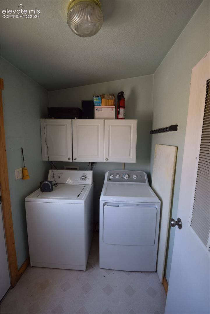Listing photo 40 for 877 Maid Marian Drive