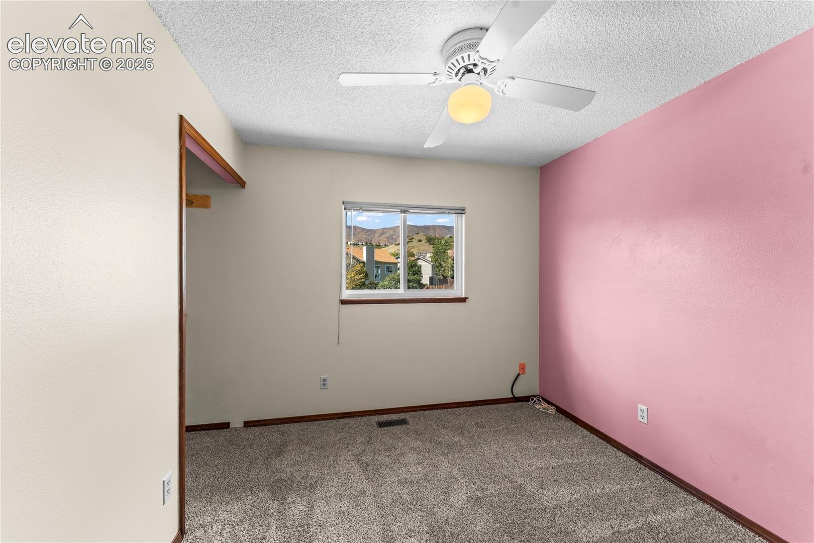 Listing photo 26 for 5870 Pemberton Way