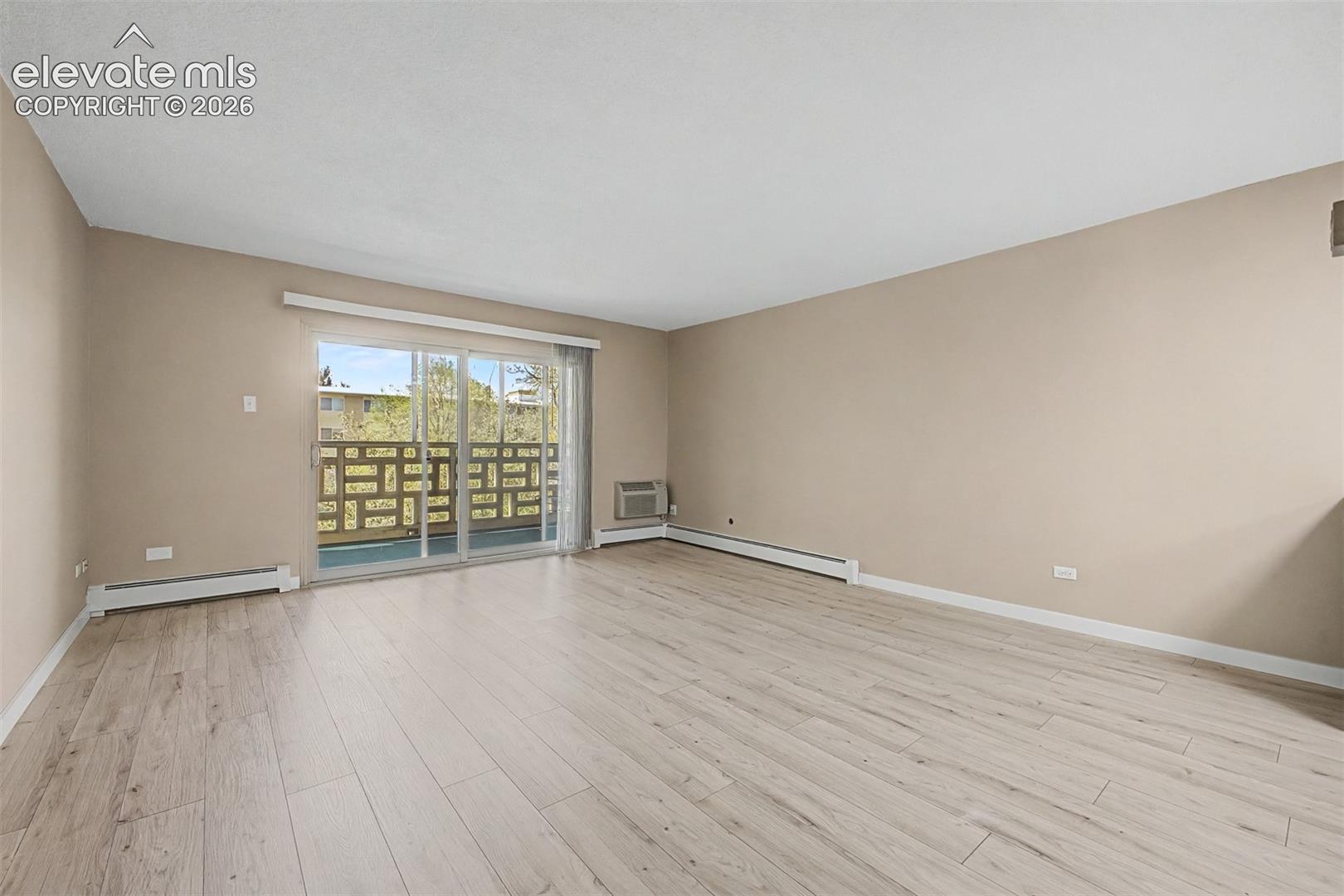 Listing photo 11 for 605 S Alton Way 12C