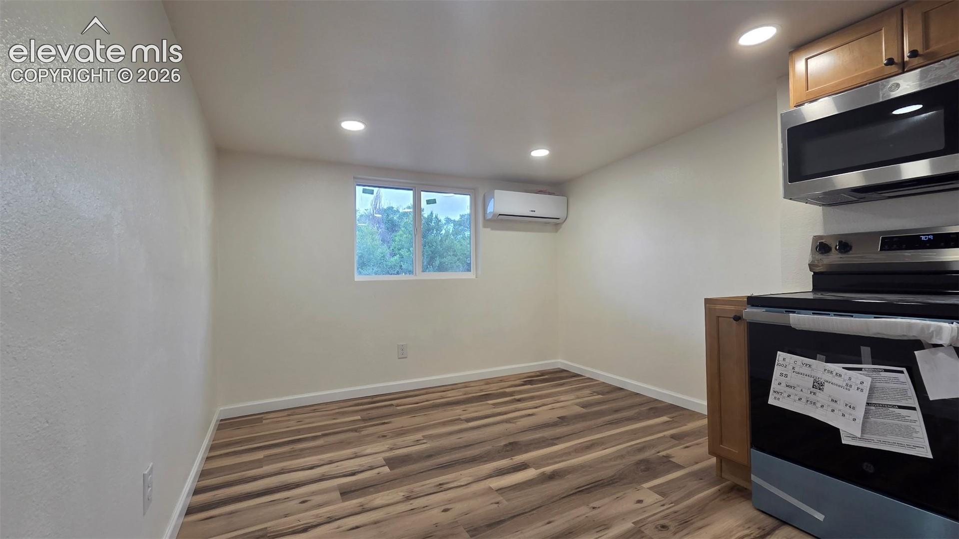 Listing photo 9 for 28162 Gale Road
