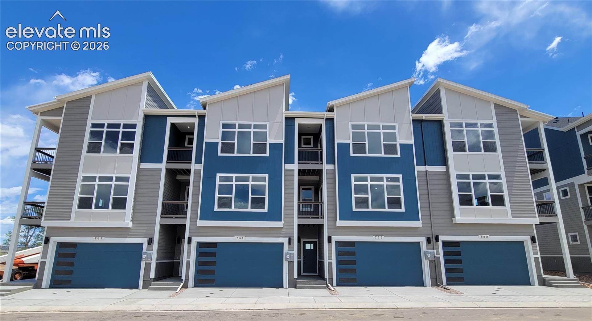 729 Belleza View
