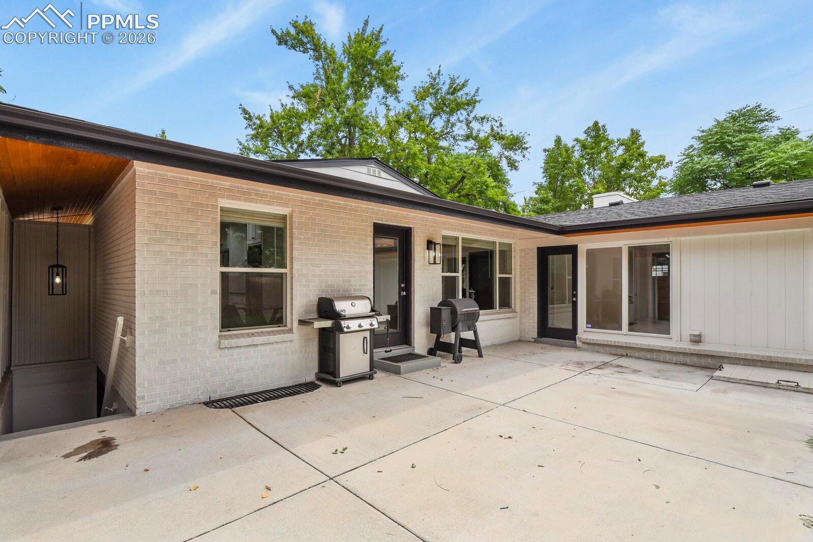 Listing photo 41 for 691 S Holly Street