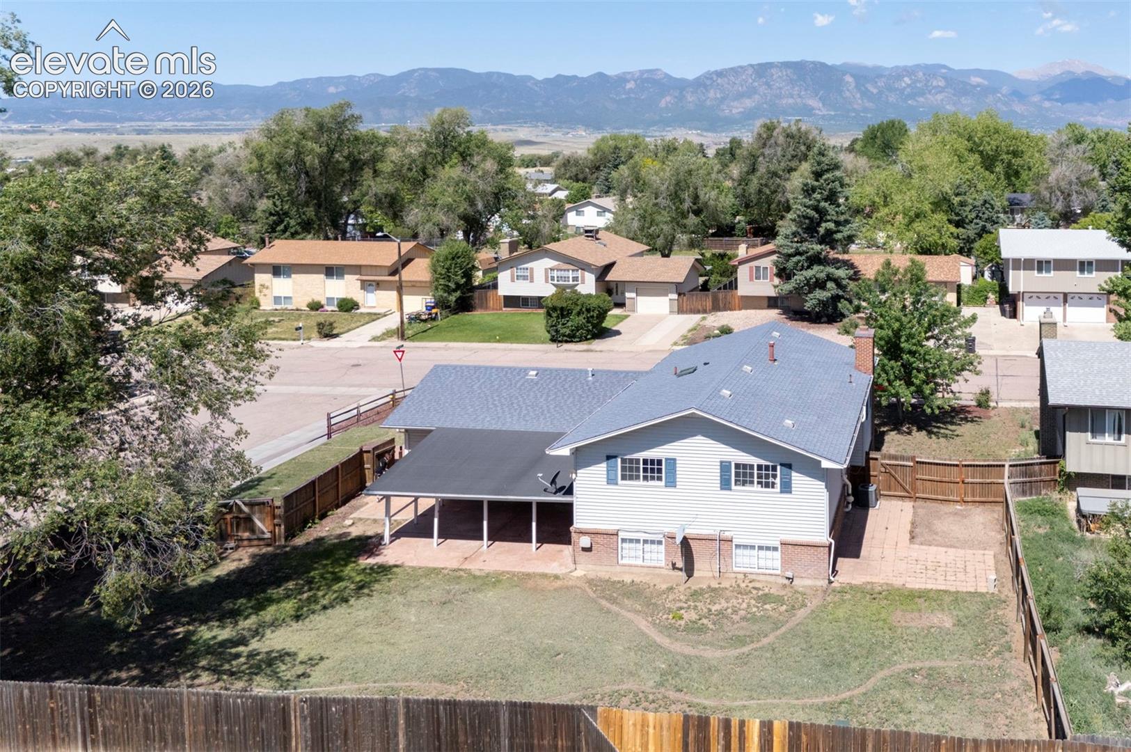 Listing photo 7 for 7443 Franconia Drive