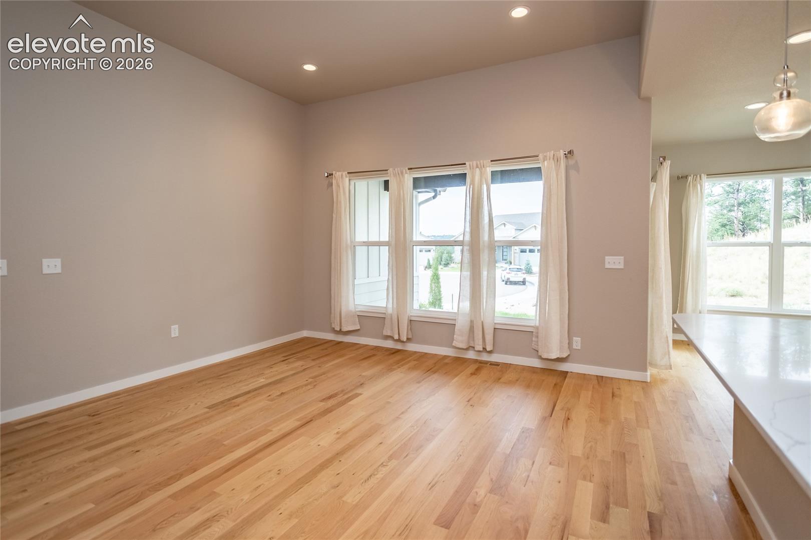 Listing photo 10 for 330 E Lost Pines Drive